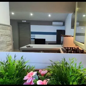 Casa Morgan Holidays In Sicily Affittacamere Aeroporto di Catania Fontana Rossa